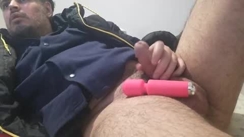 Snapshot of white_boy15 chatting on 02.13.25 n n15 online show from 02.13.25