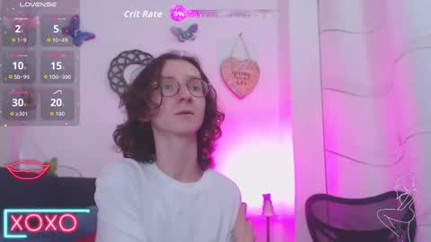 white_king4 online show from 10.14.25