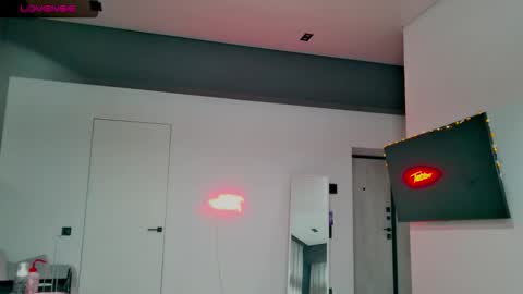 Max online show from 12.22.25