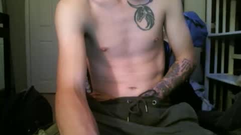 Snapshot of whiteboyslim21 chatting on 05.27.26 whiteboyslim21 online show from 05.27.26