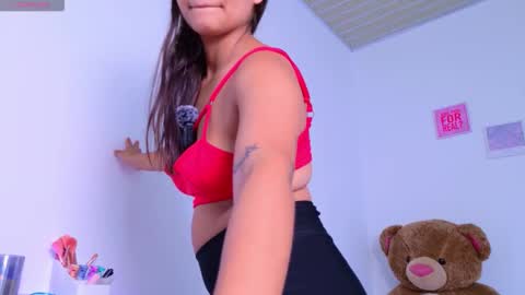 Snapshot of whitneyparker1 chatting on 10.22.25 Whitney  online show from 10.22.25