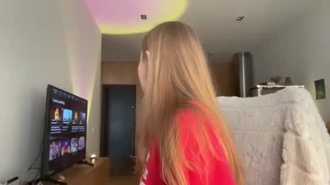 Snapshot of whoisalisa chatting on 02.09.26 Alisa online show from 02.09.26