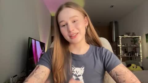 Snapshot of whoisalisa chatting on 02.28.26 Alisa online show from 02.28.26