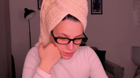 whoislulu online show from 10.21.25