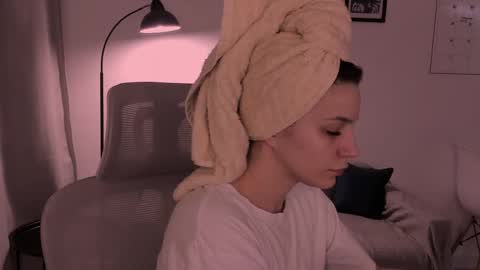 whoislulu online show from 04.04.26