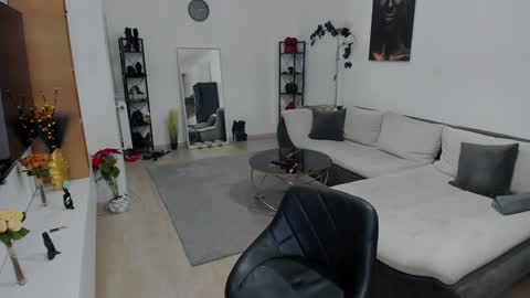 Snapshot of wicked_hilde chatting on 01.17.25 Milf Amy online show from 01.17.25