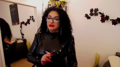Snapshot of wicked_hilde chatting on 02.21.25 Milf Amy online show from 02.21.25