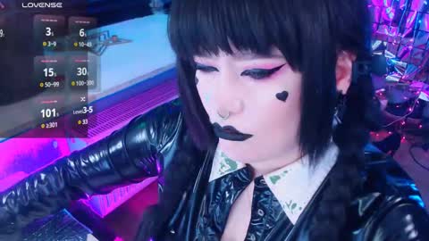 Laura  online show from 02.03.25