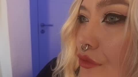 Laura  online show from 10.17.25