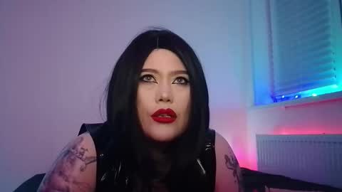 Laura  online show from 10.31.25