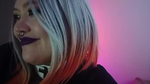 Laura  online show from 11.17.25