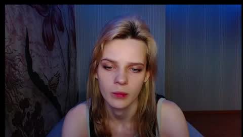 Snapshot of wicky_hey chatting on 09.25.25 Victoria online show from 09.25.25