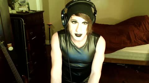 Countess of Hotdogs online show from 01.07.25