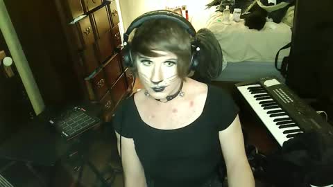 Countess of Hotdogs online show from 11.02.25