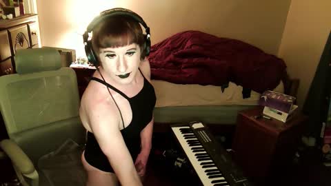 Countess of Hotdogs online show from 11.29.25