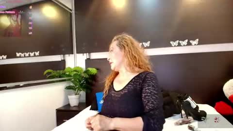 Snapshot of wife_mature chatting on 07.09.26 sussy online show from 07.09.26