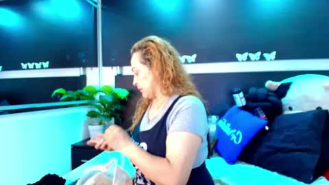 Snapshot of wife_mature chatting on 07.11.26 sussy online show from 07.11.26
