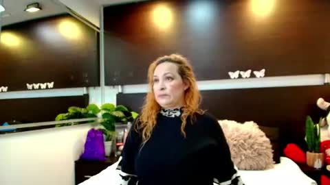 Snapshot of wife_mature chatting on 07.14.26 sussy online show from 07.14.26