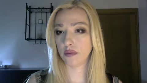 Snapshot of wild_silk_desire chatting on 01.21.25 Alina online show from 01.21.25