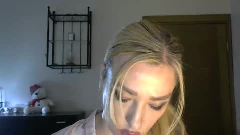 Snapshot of wild_silk_desire chatting on 02.01.25 Alina online show from 02.01.25