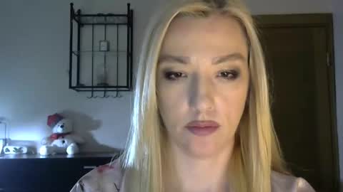 Snapshot of wild_silk_desire chatting on 02.09.25 Alina online show from 02.09.25