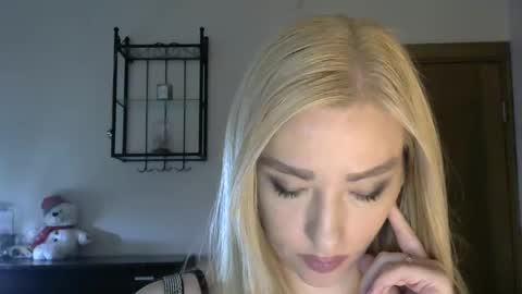 Snapshot of wild_silk_desire chatting on 03.07.25 Alina online show from 03.07.25