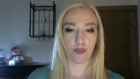 Snapshot of wild_silk_desire chatting on 03.07.25 Alina online show from 03.07.25