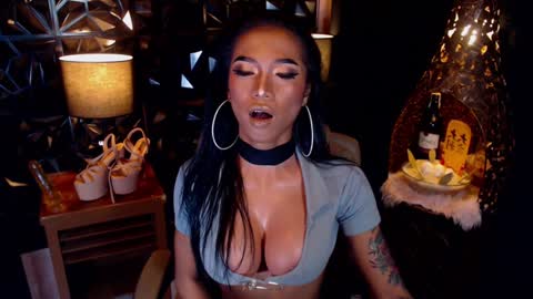 Snapshot of wildara chatting on 01.17.25 wildara online show from 01.17.25
