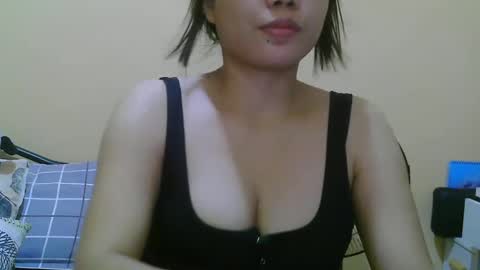 Snapshot of wildcamille chatting on 02.03.25 camille online show from 02.03.25
