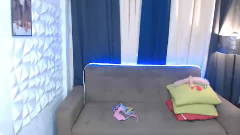 Snapshot of wildhot_pauleen4uxxx chatting on 10.09.25 pauleen online show from 10.09.25