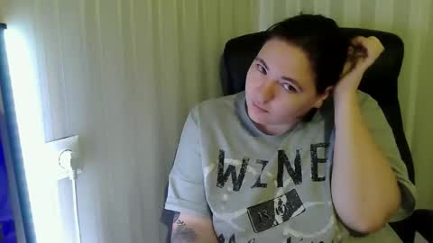 Snapshot of wildpanthers chatting on 11.19.25 wildpanthers online show from 11.19.25