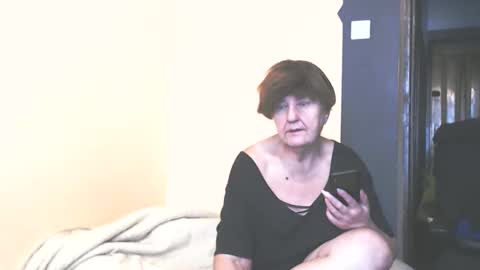 Snapshot of wildredcat chatting on 09.23.25 WildRedCat online show from 09.23.25