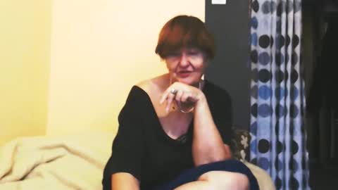 Snapshot of wildredcat chatting on 10.11.25 WildRedCat online show from 10.11.25