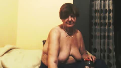 Snapshot of wildredcat chatting on 10.13.25 WildRedCat online show from 10.13.25