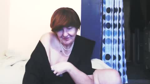 Snapshot of wildredcat chatting on 10.15.25 WildRedCat online show from 10.15.25