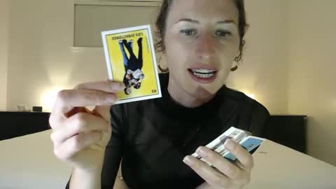 WildRose L - check my Pinned tweet if you dont see me online within 5 minutes after Ive sent email notifications online show from 11.27.25