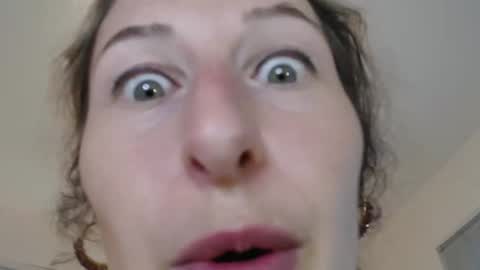 WildRose L - check my Pinned tweet if you dont see me online within 5 minutes after Ive sent email notifications online show from 11.27.25