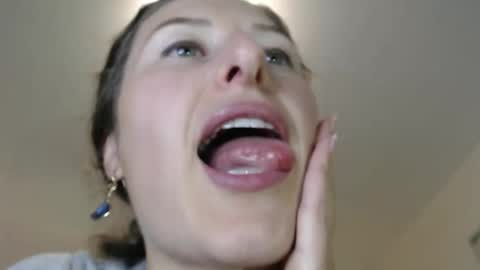 WildRose L - check my Pinned tweet if you dont see me online within 5 minutes after Ive sent email notifications online show from 12.05.25