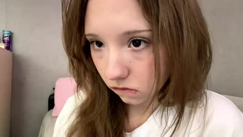 Snapshot of willenasow chatting on 05.15.26 Olivia online show from 05.15.26