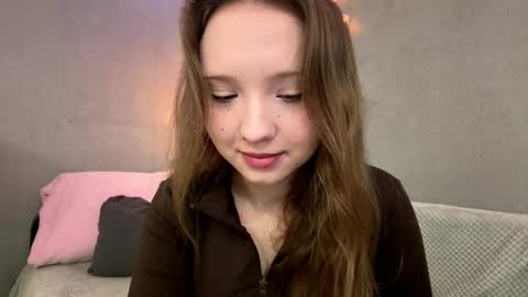 Snapshot of willenasow chatting on 05.20.26 Olivia online show from 05.20.26