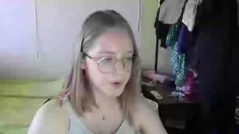 Snapshot of willenasow chatting on 07.15.26 Olivia online show from 07.15.26