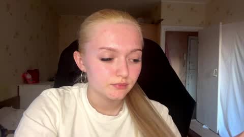 Snapshot of willettealfiero chatting on 03.31.26 Sophia online show from 03.31.26