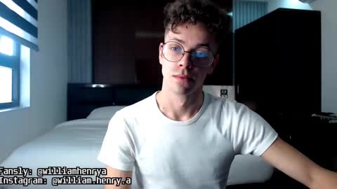 Snapshot of william_henry_a chatting on 01.20.25 William online show from 01.20.25