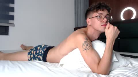 Snapshot of william_henry_a chatting on 01.25.25 William online show from 01.25.25