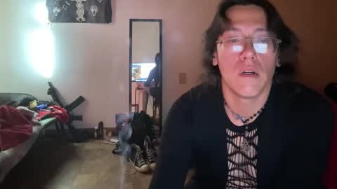 Snapshot of willlohne5 chatting on 11.05.25 Ville Lohner online show from 11.05.25