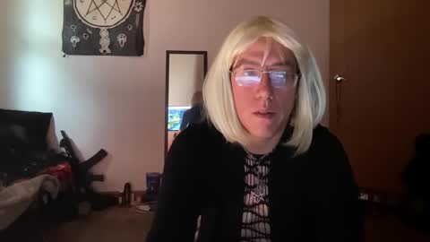 Snapshot of willlohne5 chatting on 11.07.25 Ville Lohner online show from 11.07.25