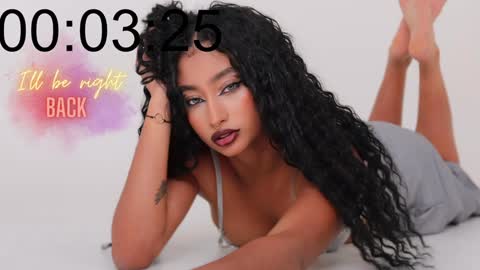 Snapshot of willow_hendrix chatting on 12.26.24 Ms Willow online show from 12.26.24
