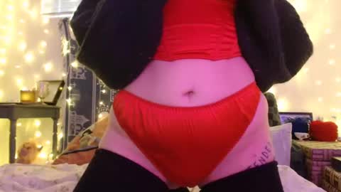 Eevie online show from 12.25.24