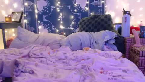 Eevie online show from 01.01.25