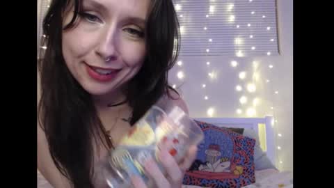 Eevie online show from 03.08.25